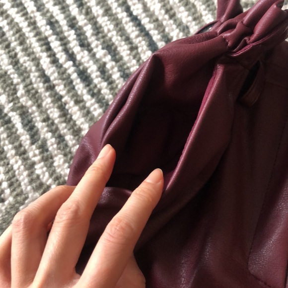 Oak + Fort faux leather shorts in burgundy - Picture 4 of 8